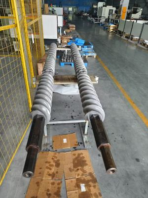 Tích hợp trục ép hai vít bên trong với chiều dài có thể tùy chỉnh